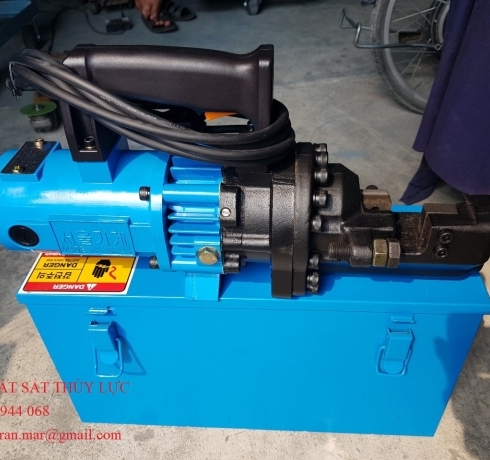 Máy cắt sắt thủy lực